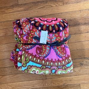 Vera Bradley 80x50” Resort Medallion Throw